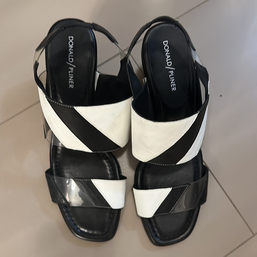 Perfect Donald Pliner wedge sandal. Size 10, new